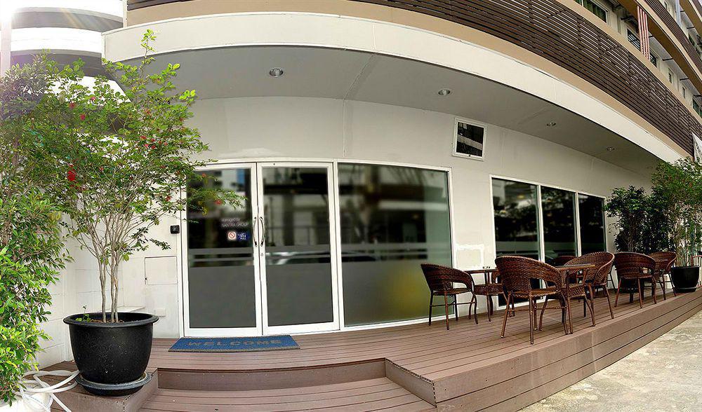 Hotel Nantra Silom Bangkok Exterior foto