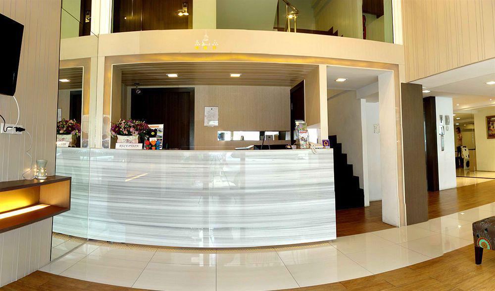 Hotel Nantra Silom Bangkok Exterior foto